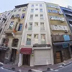 Iq Beyoglu 2*
